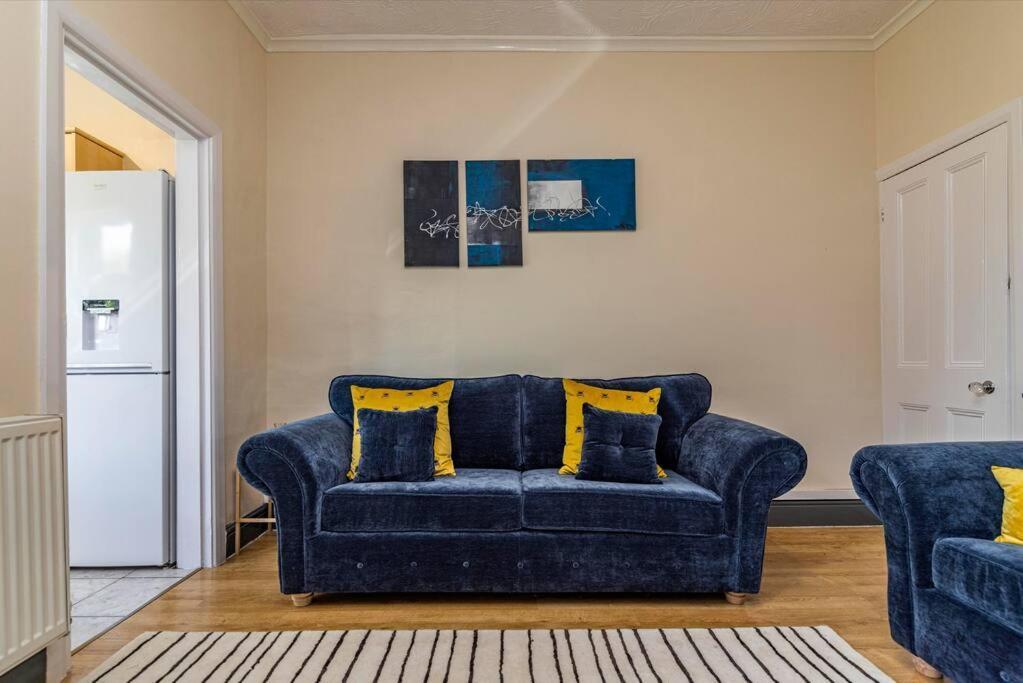 Traditional Quiet Townhouse With Two Bedrooms And Private Garden Great For Airport Crew And Professionals Long Eaton Exterior foto