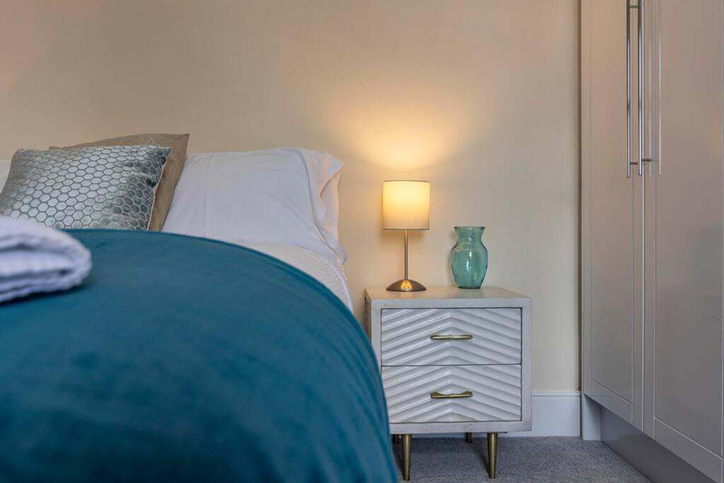 Traditional Quiet Townhouse With Two Bedrooms And Private Garden Great For Airport Crew And Professionals Long Eaton Exterior foto