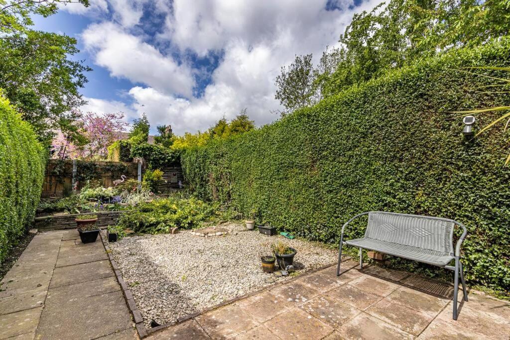 Traditional Quiet Townhouse With Two Bedrooms And Private Garden Great For Airport Crew And Professionals Long Eaton Exterior foto
